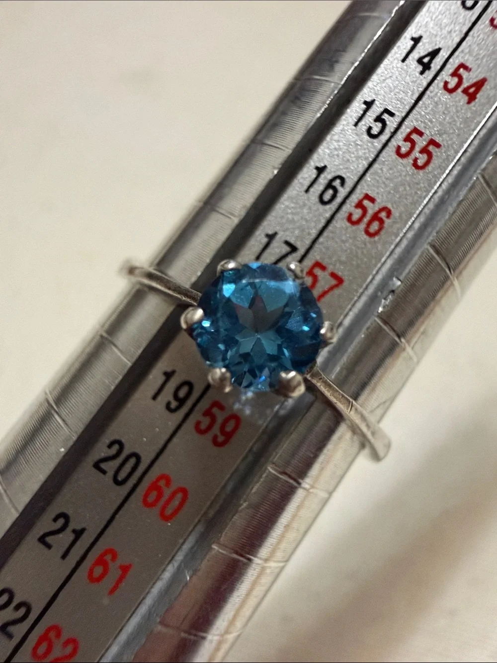 Stunning Sterling Silver 925 Blue Gem Solitaire Ring size 8.5